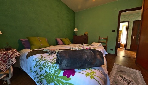 Habitación con 2 camas individuales, vistas a la montaña
