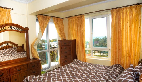 Apartamento de lujo, 2 habitaciones, 2 baños, vistas al mar