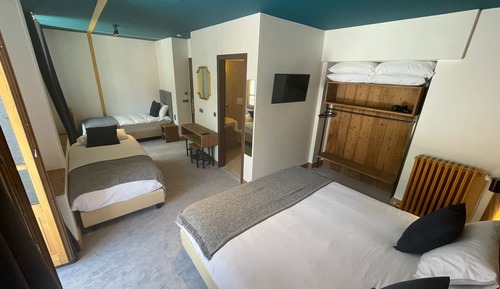 Habitación familiar, balcón