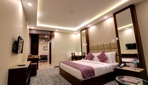 Habitación doble superior, 1 cama de matrimonio grande, vistas a la montaña