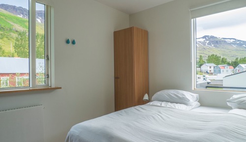 Habitación con 1 cama doble o 2 individuales, baño compartido