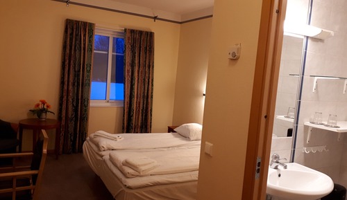 Habitación doble, baño privado