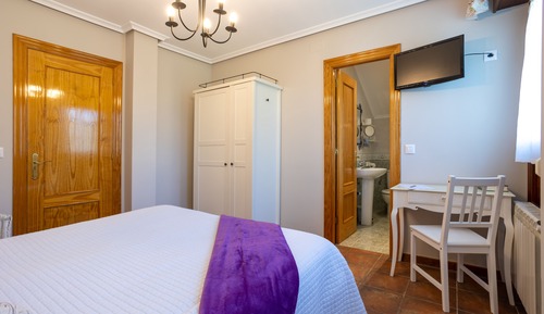 Habitación doble, baño privado