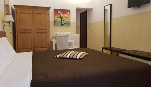 Habitación estándar con 1 cama doble o 2 individuales, baño privado