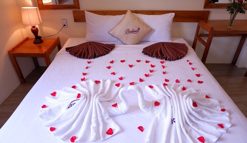 Habitación doble superior, 1 cama de matrimonio grande, vistas al jardín