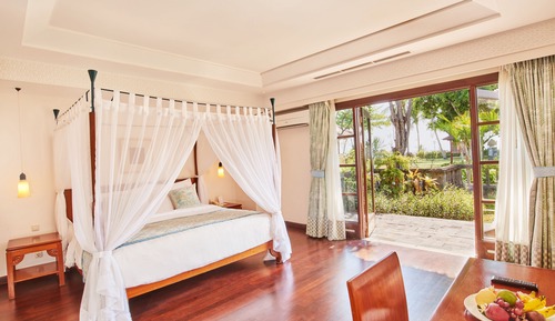 Suite estudio, vistas a la playa (Free Return Airport Transfer)