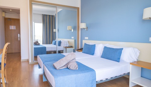 Habitación con 1 cama doble o 2 individuales, vistas al mar