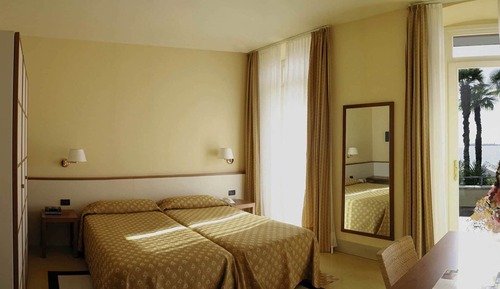 Habitación clásica doble, balcón, vistas al lago