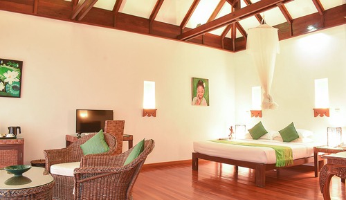Habitación Deluxe doble, 1 cama doble, balcón, vistas parciales al mar