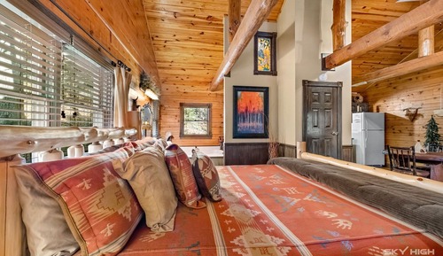 Cabaña de lujo, 1 cama de matrimonio grande, bañera de hidromasaje (The Cherokee)
