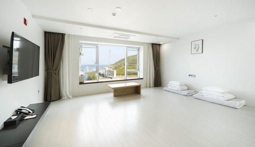 Premium Ondol Half Ocean (Free infinity pool, Cruise Special Discount)