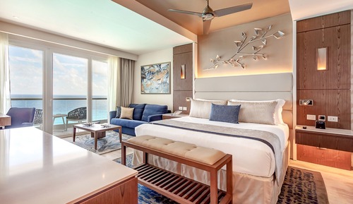 Luxury Chairmans Three bedroom Suite Ocean Front Diamond Club