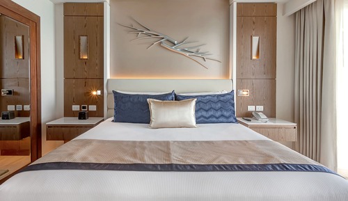 Luxury Presidential Ocean Front One Bedroom Suite Diamond Club