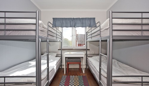 Habitación cuádruple económica, baño compartido