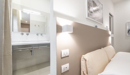 Stampace, Deluxe double, en-suite bathroom