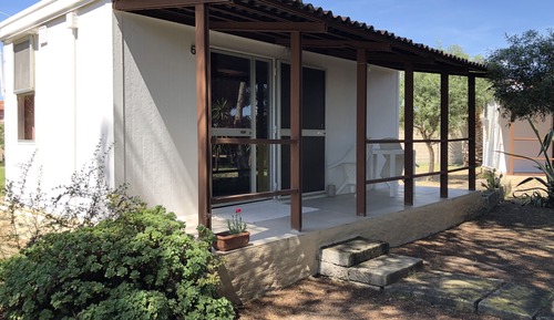 Bungalow, patio, vistas al jardín