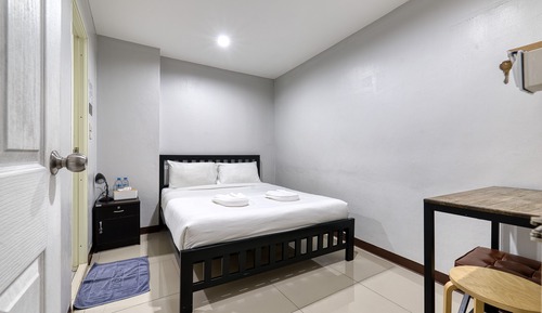 Standard Room without Window (6th Floor)