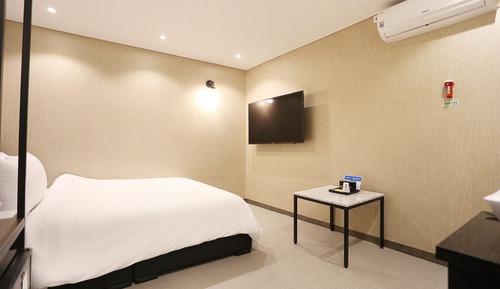 Standard Room A Type (Netflix, Disney+, Watcha, Laftel Available)