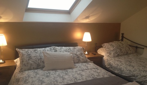 Habitación superior con 2 camas individuales