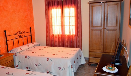 Habitación con 2 camas individuales