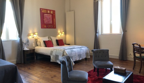 Habitación triple Premium, varias camas, baño privado (Petit Pont)