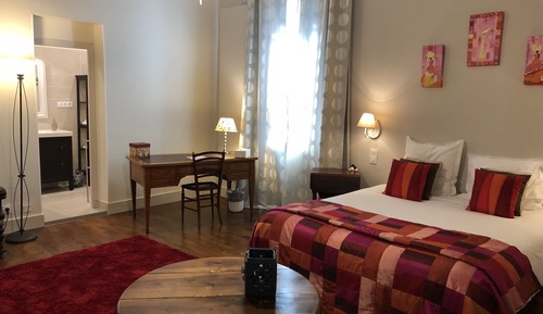 Habitación Confort doble, 1 cama de matrimonio, baño privado, en la zona del jardín (Pigeonnier)