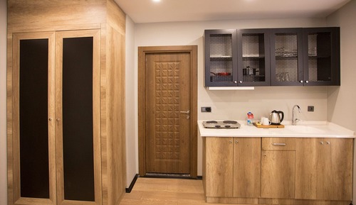 Apartment Basement /Ground Floor 