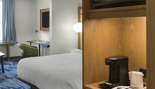 Suite, 1 cama de matrimonio grande con sofá cama, no fumadores (Mobility Accessible, Roll-in Shower)