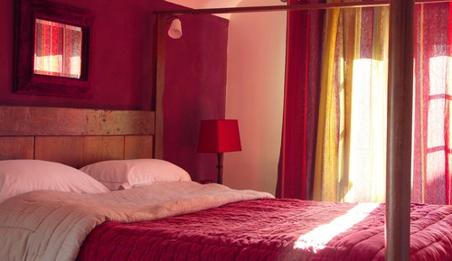 Habitación de luna de miel, 1 cama de matrimonio grande, baño privado, vistas al patio