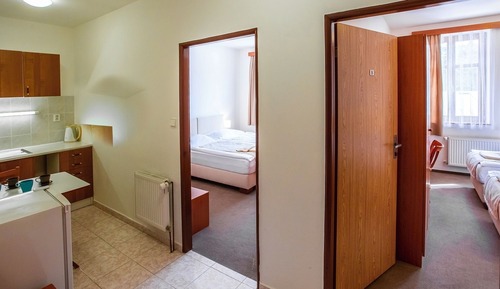 Estudio (2 Adults)