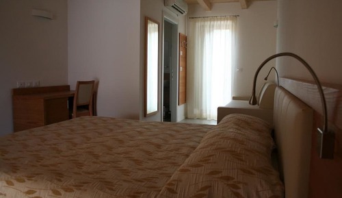 Habitación estándar con 1 cama doble o 2 individuales