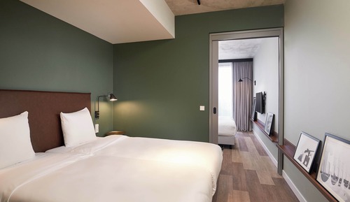 Urban Quad Room