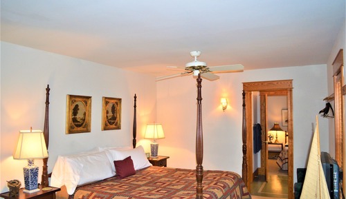 Suite familiar, varias camas, baño privado, vistas al jardín