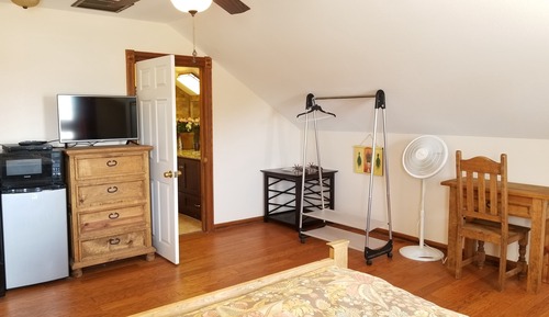 Suite estudio básica, 1 cama de matrimonio, cocina básica