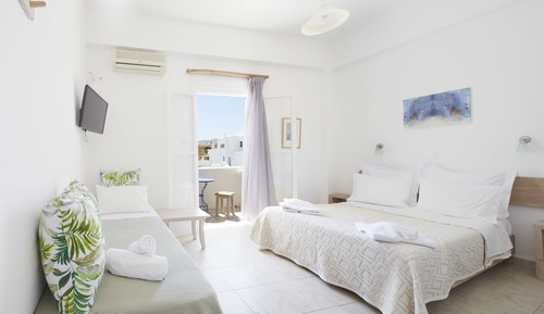 Habitación triple, vistas al jardín