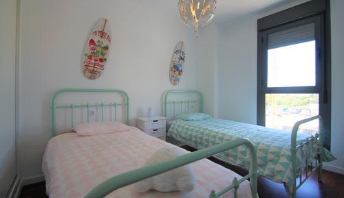 Apartamento, 3 habitaciones, terraza, vistas parciales al mar
