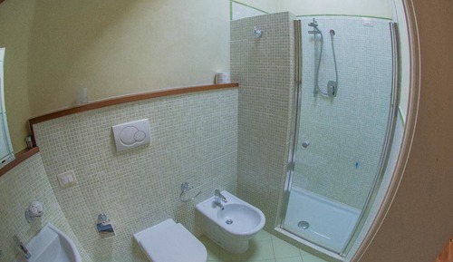 Habitación estándar con 1 cama doble o 2 individuales, vistas a la colina