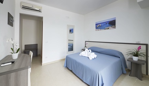 Economy Room