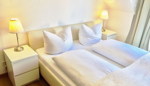 Double Room (private external bathroom)
