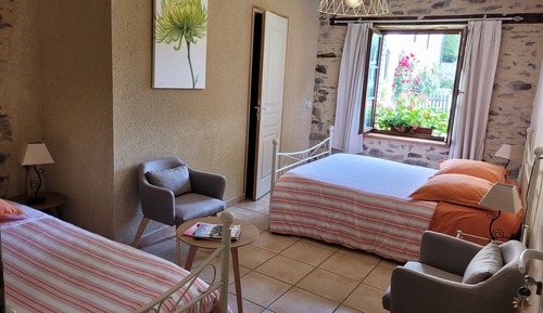 Habitación triple estándar, baño privado, vistas al jardín (La Chambre du Meunier)