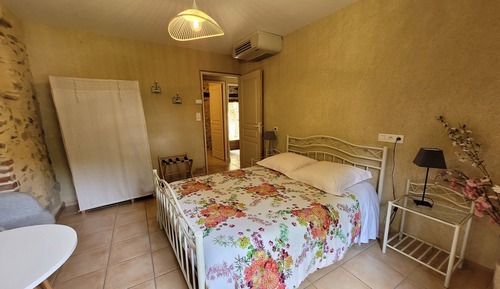 Suite familiar, baño privado, vistas al jardín (Au Fil De L'hyrome)