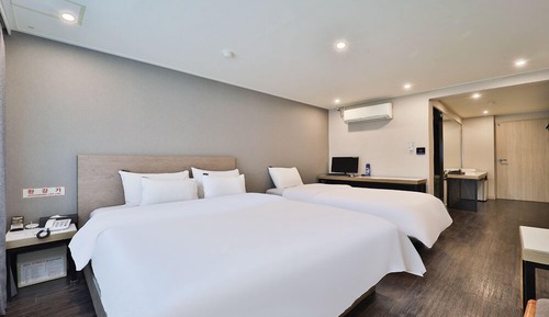 Premier Twin Room