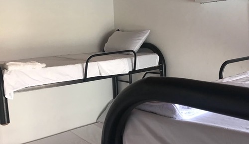 Habitación cuádruple estándar, varias camas
