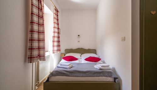 Studio (2 Adults)