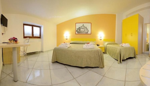Habitación estándar con 1 cama doble o 2 individuales