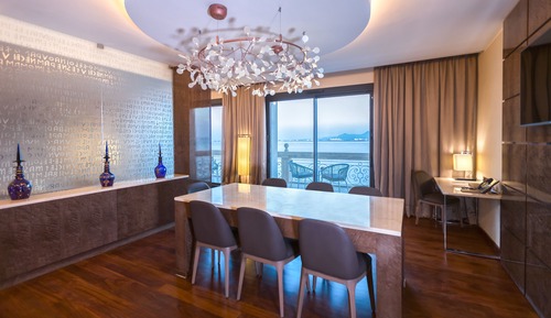 Suite presidencial, vistas al lago