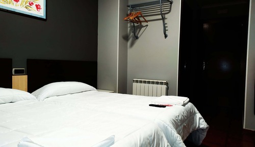 Habitación con 2 camas individuales