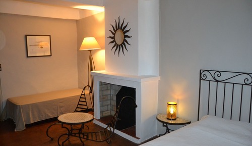 Habitación triple (Thoronet)
