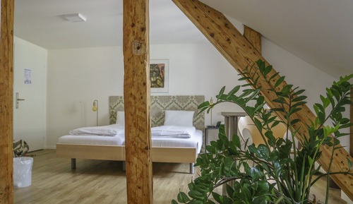 Habitación superior con 1 cama doble o 2 individuales (Hauptgebäude)
