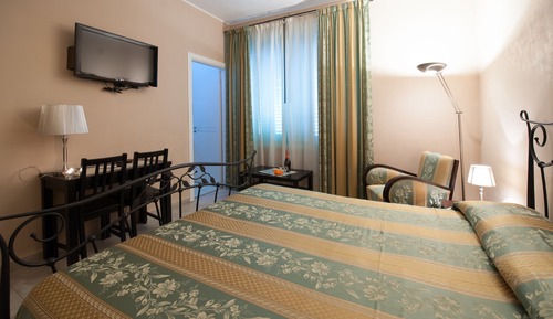 Habitación clásica con 1 cama doble o 2 individuales